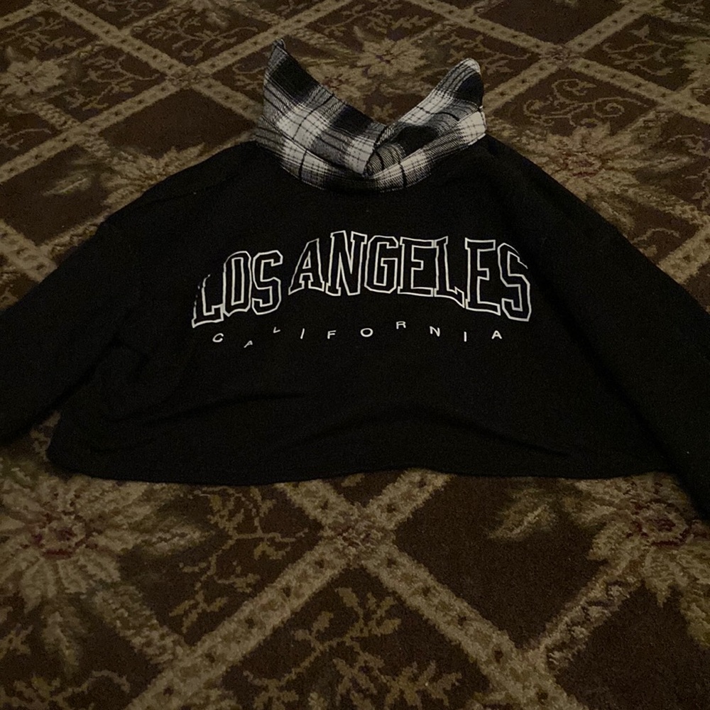 Los Angeles collared sweater!